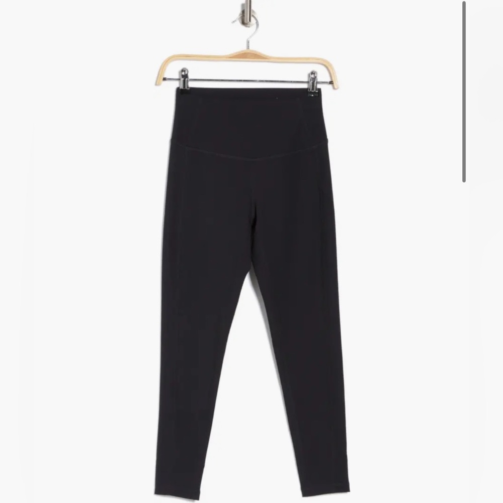 Zella Women’s Black Ribbed Leggings